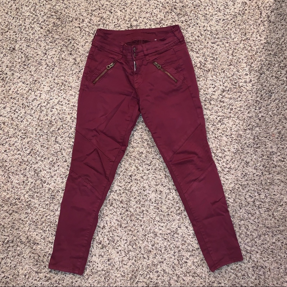 American eagle maroon skinny crop pants